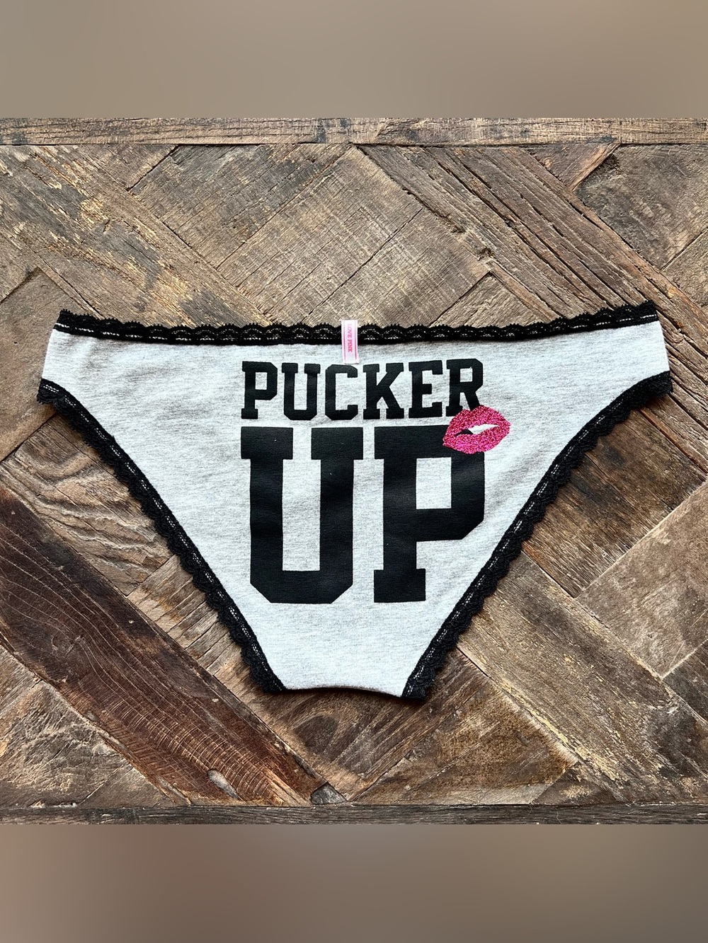 RARE NEW • VS PINK “Pucker Up” Kiss Mark Extra Low Rise Bikini Panty •